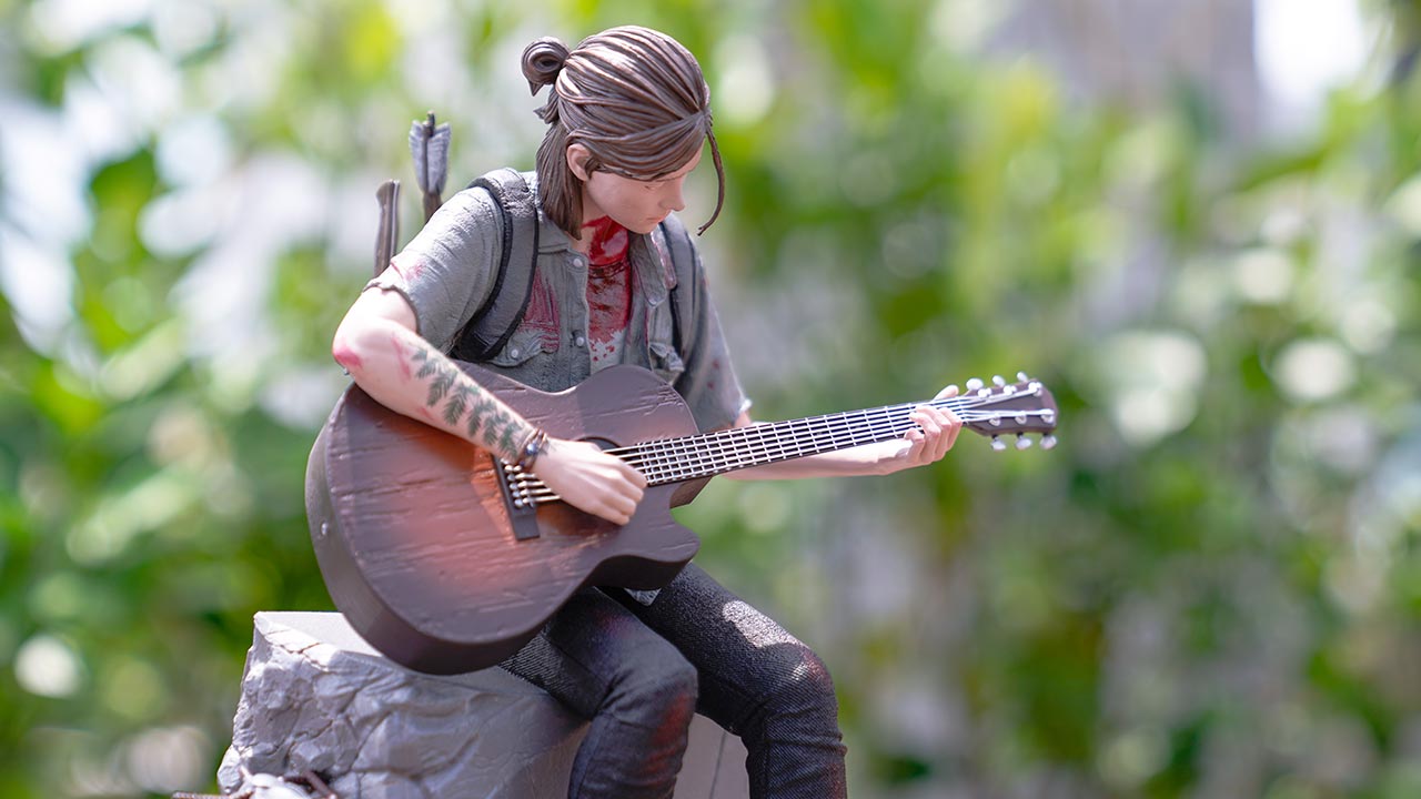 The Last Of Us Part II 2 Official Collectors Edition Ellie Guitar